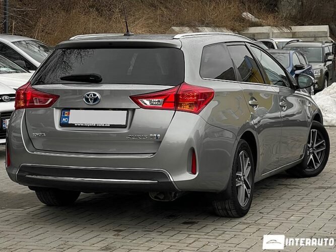 Toyota Auris 2015