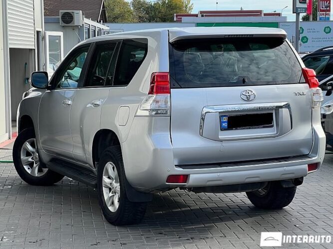 Toyota Land Cruiser Prado 2011