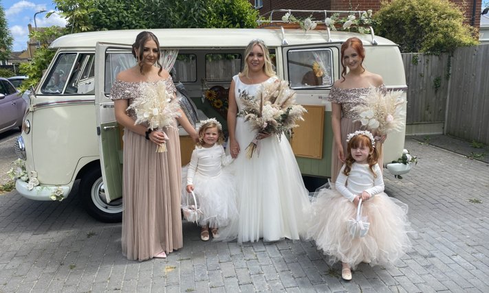 Molly's Classic Wedding Cars