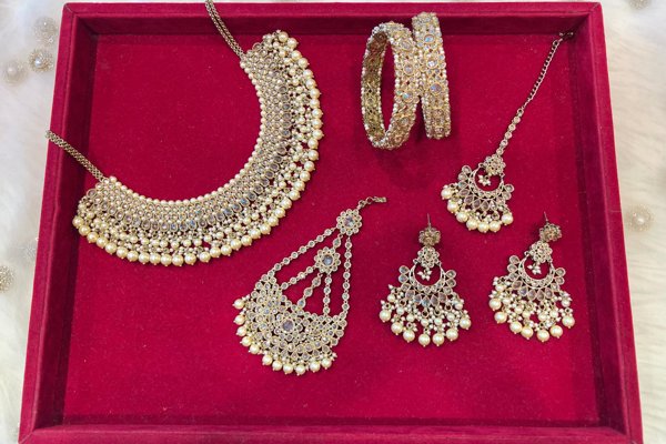 Kundan Jewellery